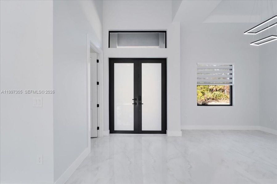 Spacious, unfurnished interior of a new home in , Lehigh Acres (Image 22).