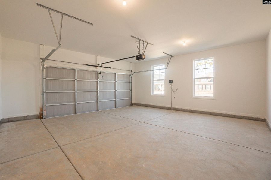 Spacious, unfurnished interior of a new home in The Cove, Sumter (Image 26).