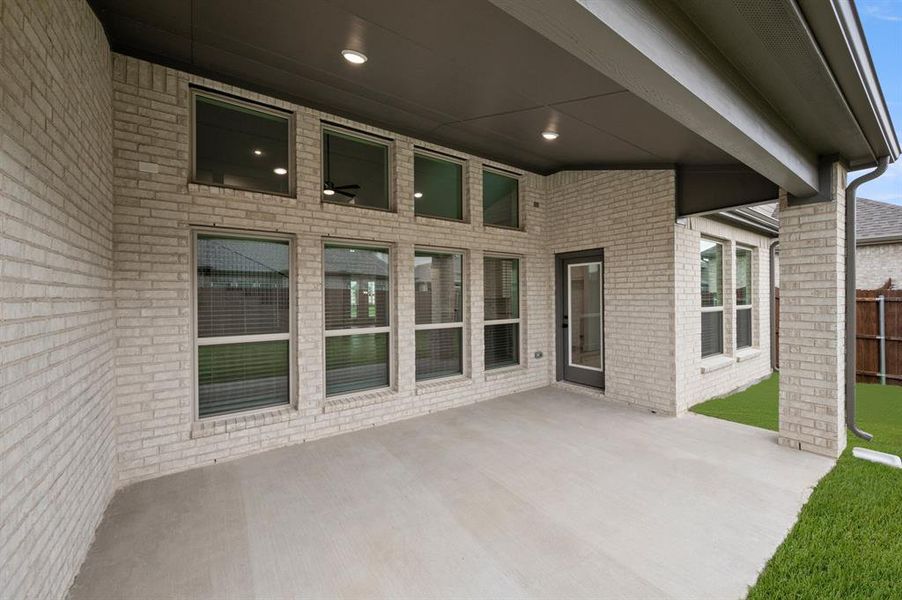 Exterior details and patio area of a home in Llano Springs, Fort Worth (Image 3).