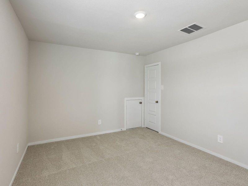 Spacious, unfurnished interior of a new home in Heights of Barbers Hill, Baytown (Image 28).
