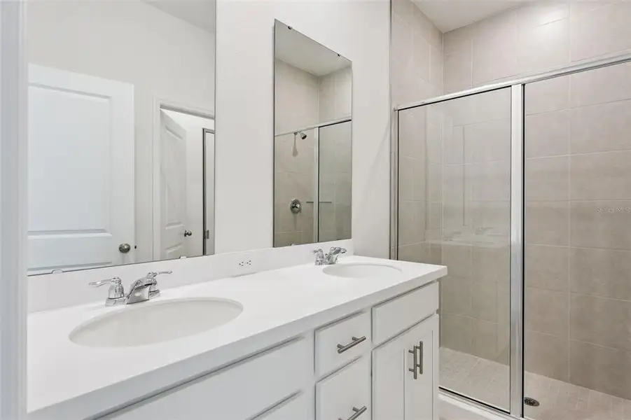 Furnished interior view inside a new home in Estes Reserve, Eustis (Image 10).