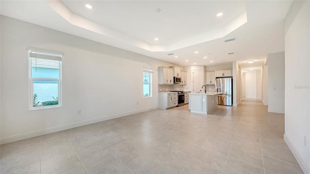 Spacious, unfurnished interior of a new home in Palmera, Venice (Image 40).