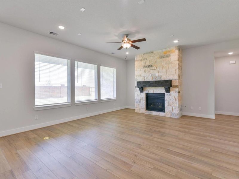 Spacious, unfurnished interior of a new home in Lago Mar, Texas City (Image 13). Spacious, unfurnished interior of a new home in Lago Mar, Texas City (Image 13).