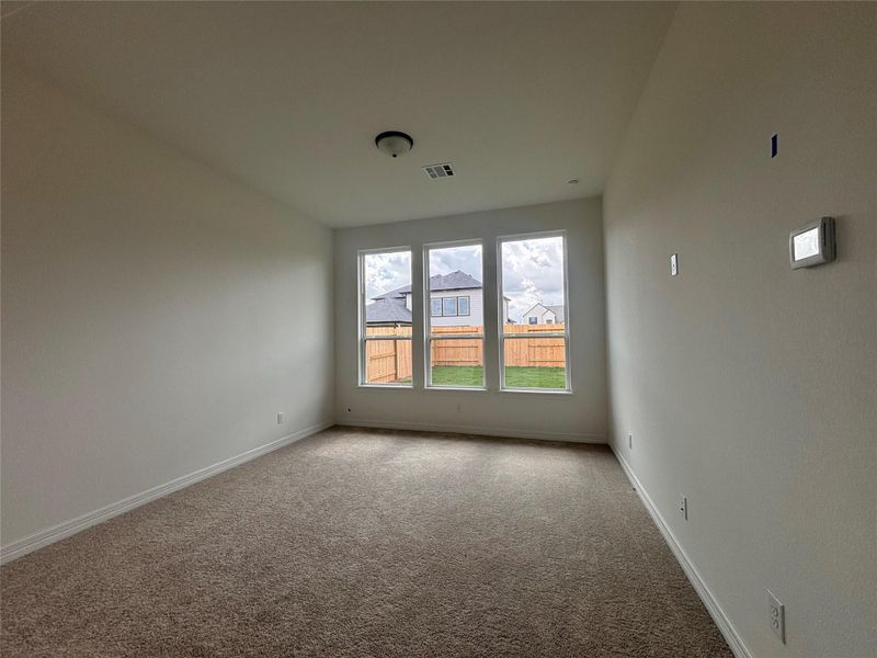 Spacious, unfurnished interior of a new home in Ashland, Angleton (Image 17).