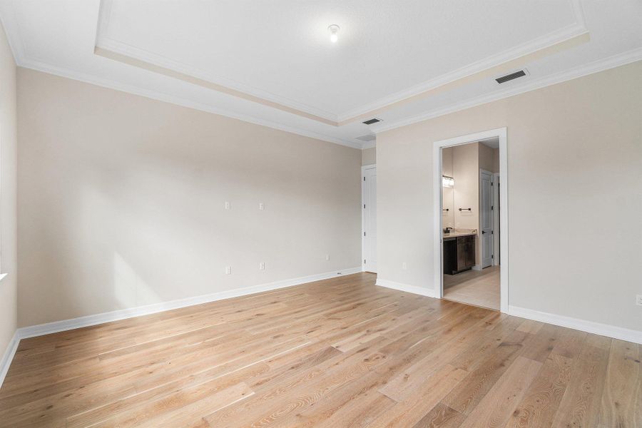 Spacious, unfurnished interior of a new home in , Palm Beach Gardens (Image 13).