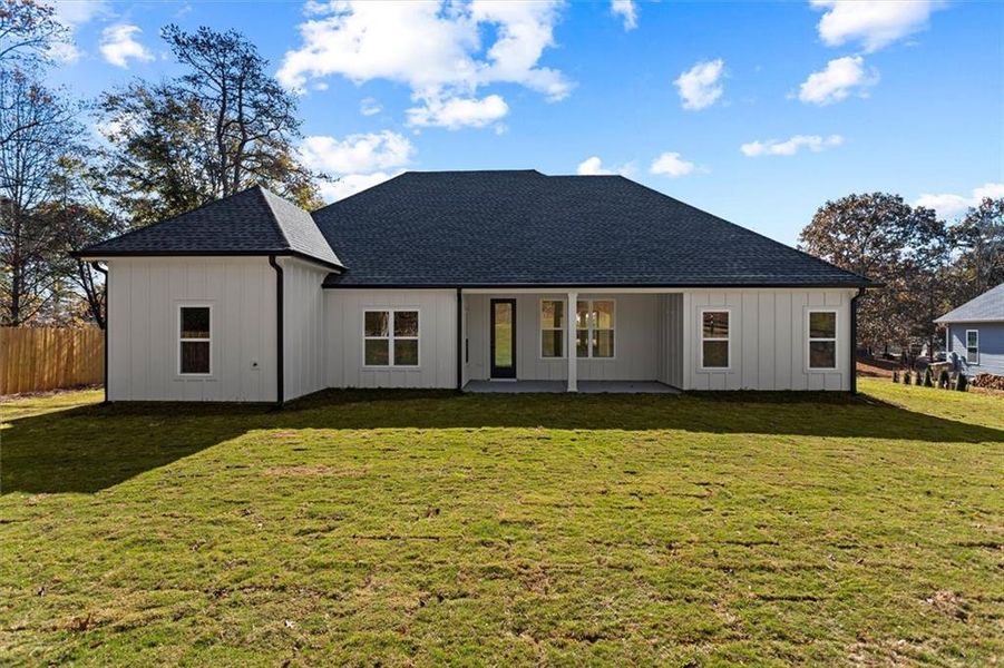 Exterior details and patio area of a home in , Gainesville (Image 4).