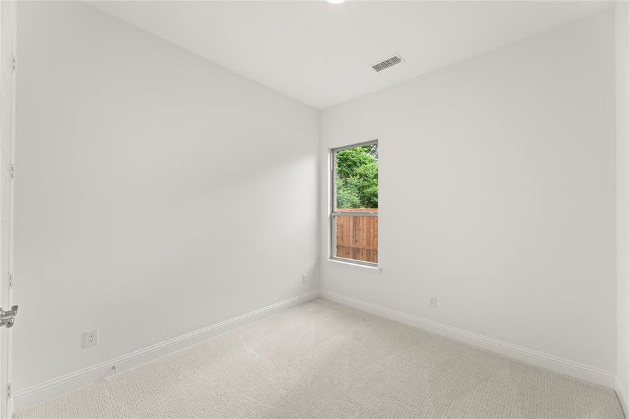 Spacious, unfurnished interior of a new home in Villas at Long Branch, Rowlett (Image 21).