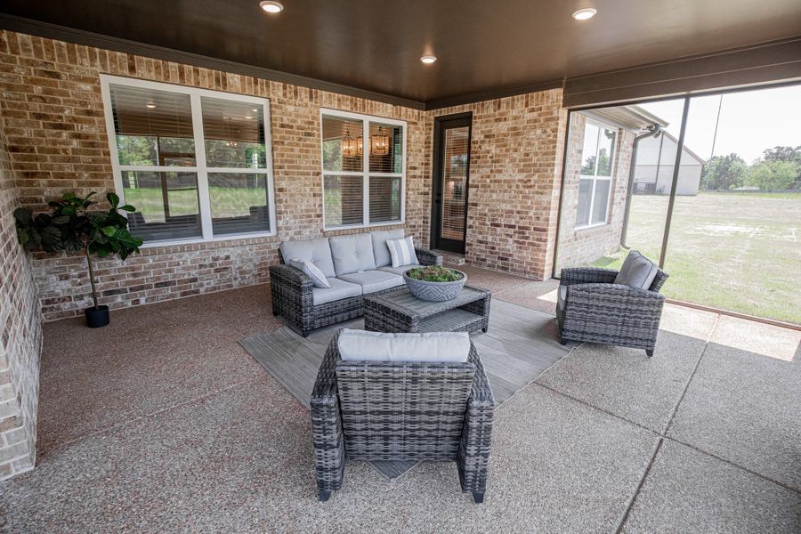 Representative exterior details of a home built from the Willow by Grant & Co in Manor at Hall Creek, Arlington (Image 42).