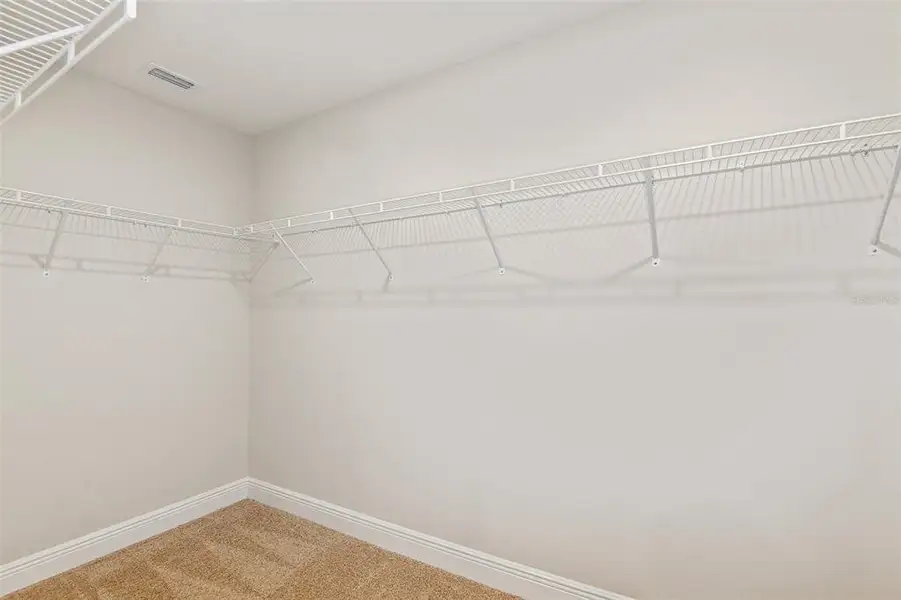 Spacious, unfurnished interior of a new home in Cherrywood Preserve, Ocala (Image 15).