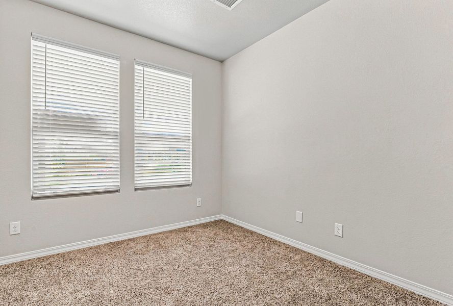 Spacious, unfurnished interior of a new home in Paseos Del Este, El Paso (Image 57).