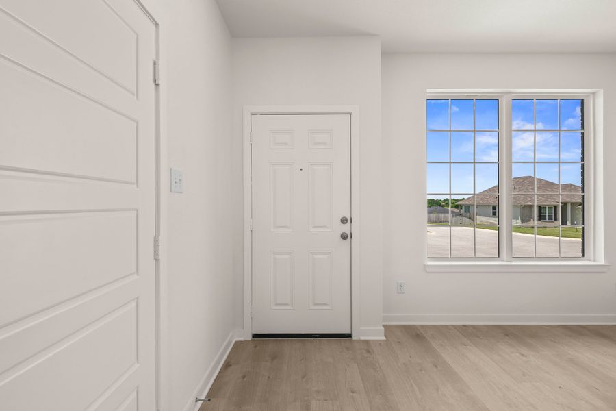 Spacious, unfurnished interior of a new home in South Pointe, Temple (Image 9).