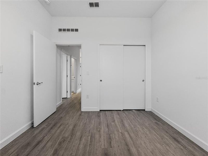 Spacious, unfurnished interior of a new home in , Davenport (Image 19).