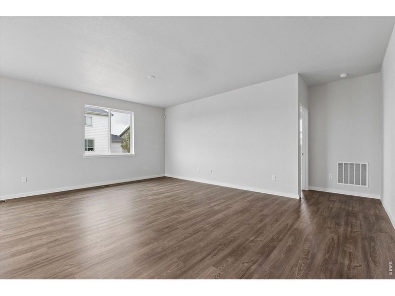 Spacious, unfurnished interior of a new home in Prairie Song, Windsor (Image 24).
