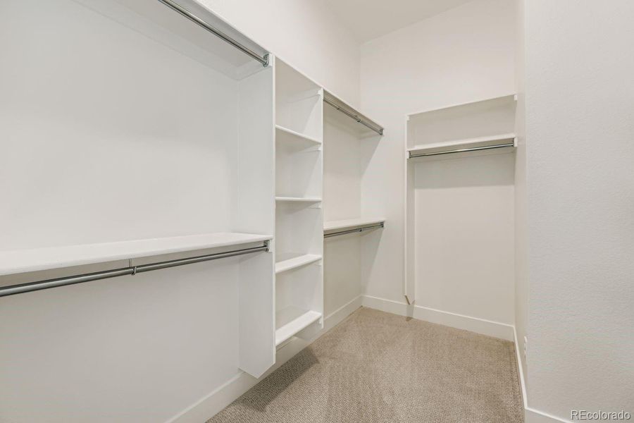 Spacious, unfurnished interior of a new home in Timber Ridge, Colorado Springs (Image 17).