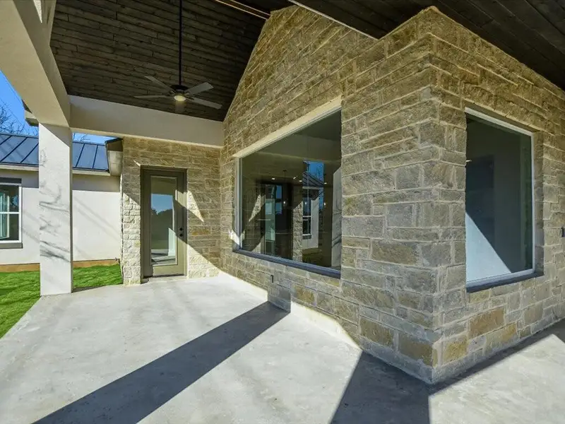 Exterior details and patio area of a home in , Horseshoe Bay (Image 4).