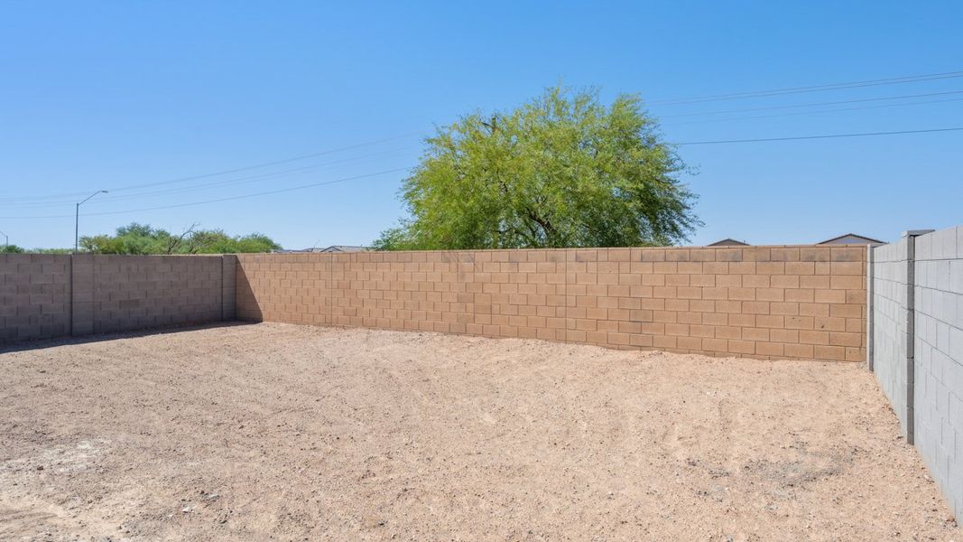 Exterior details and patio area of a home in Quail Ranch, San Tan Valley (Image 16).
