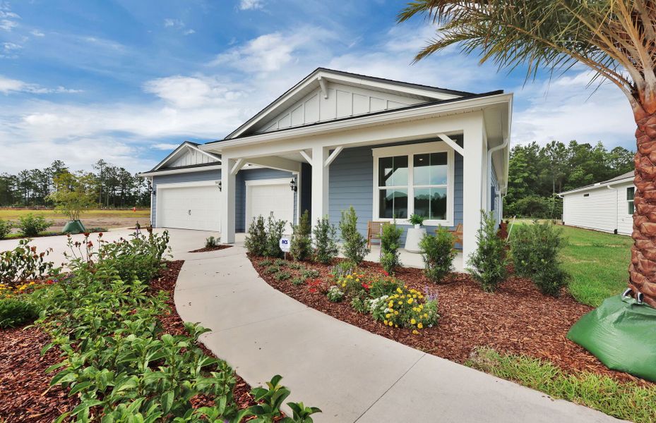 Representative exterior details of a home built from the Easley by Pulte Homes in Hyland Trail, Green Cove Springs (Image 25).