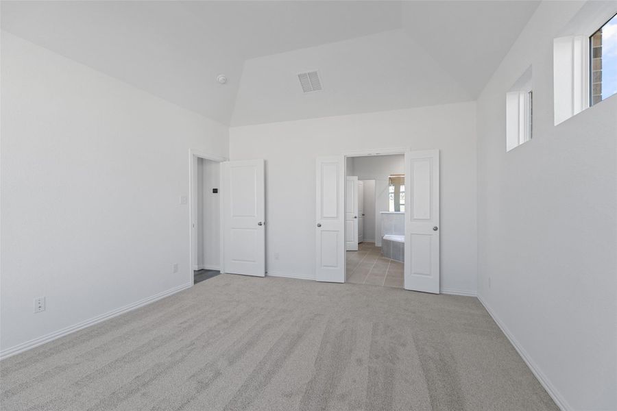 Spacious, unfurnished interior of a new home in Wildrye, Waller (Image 27).