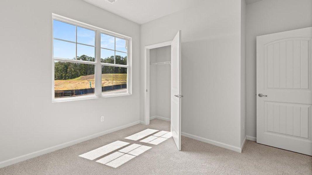 Spacious, unfurnished interior of a new home in South Wind, Union City (Image 25).