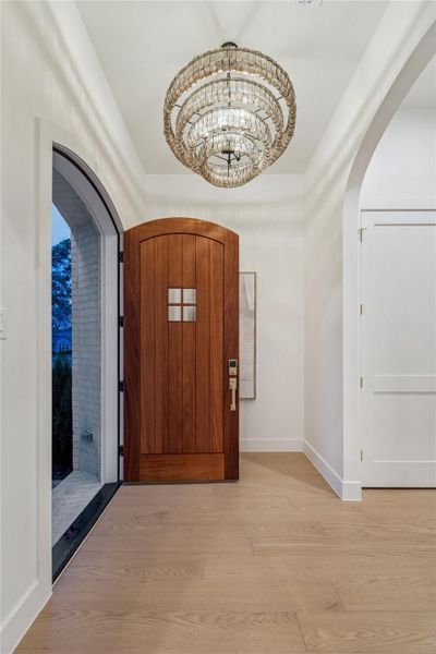 Spacious, unfurnished interior of a new home in , Houston (Image 28).