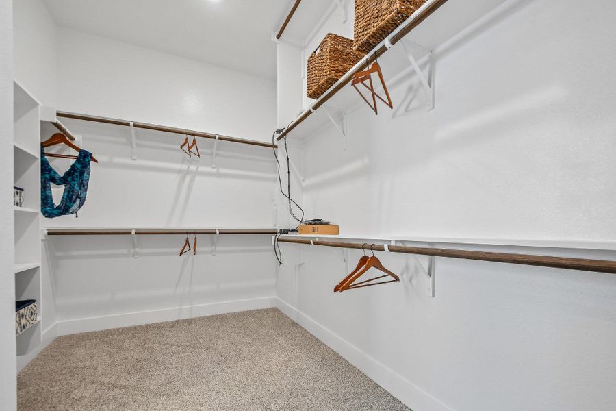 Spacious, unfurnished interior of a new home in Gregg Ranch, Marble Falls (Image 14).