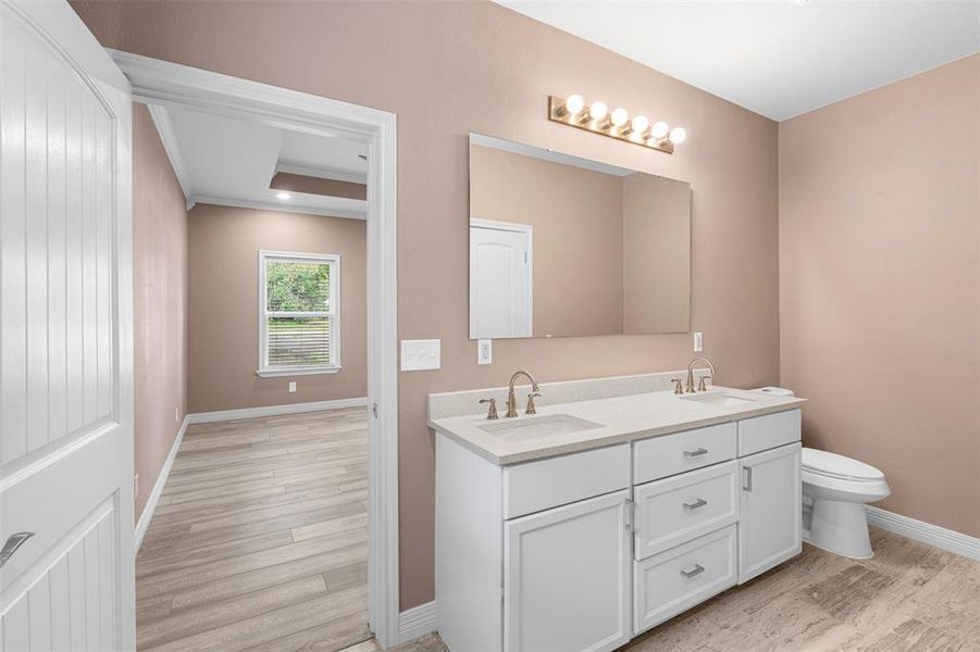 Furnished interior view inside a new home in , Corsicana (Image 4).