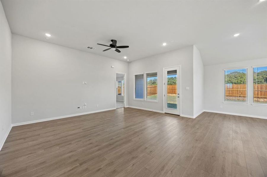 8-web-or-mls-3517-kingdom-dr 8-web-or-mls-3517-kingdom-dr