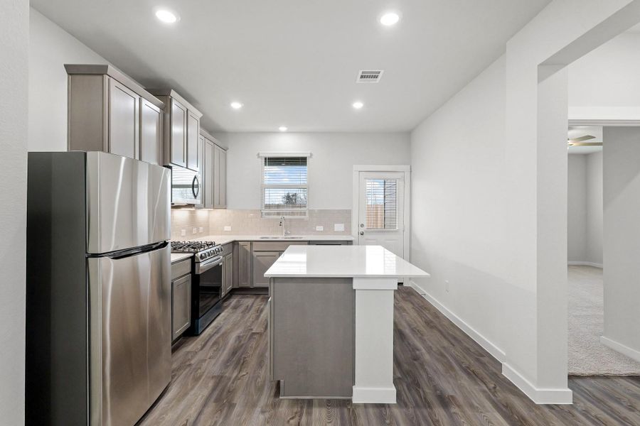 Furnished interior view inside a new home in River Ranch Trails, Angleton (Image 11). Furnished interior view inside a new home in River Ranch Trails, Angleton (Image 11).