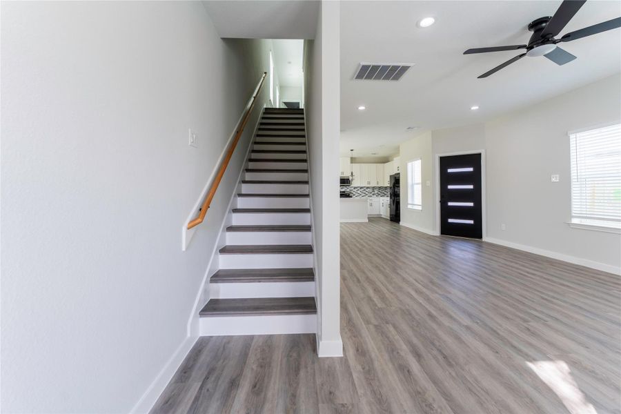 Spacious, unfurnished interior of a new home in , Houston (Image 17).