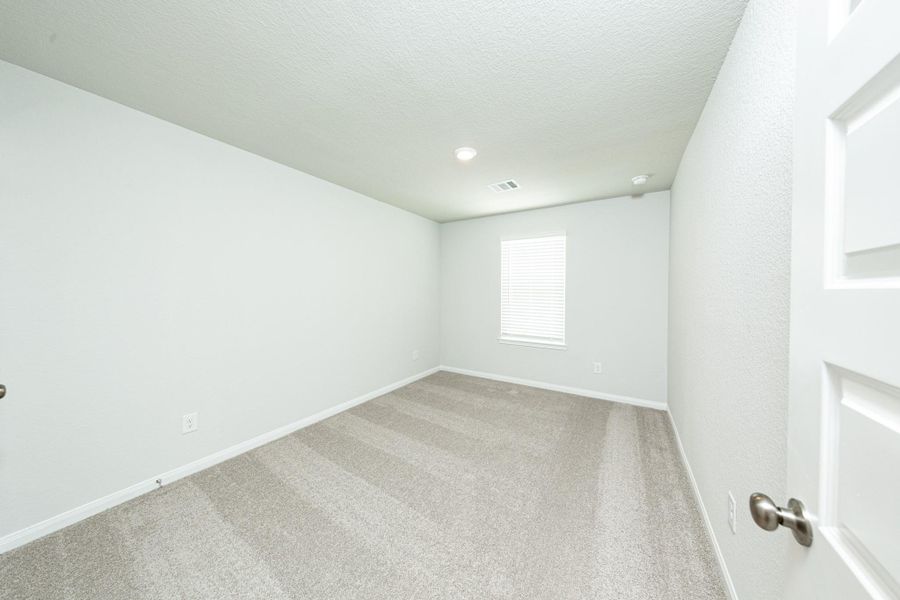 Spacious, unfurnished interior of a new home in River's Edge, Conroe (Image 17). Spacious, unfurnished interior of a new home in River's Edge, Conroe (Image 17).