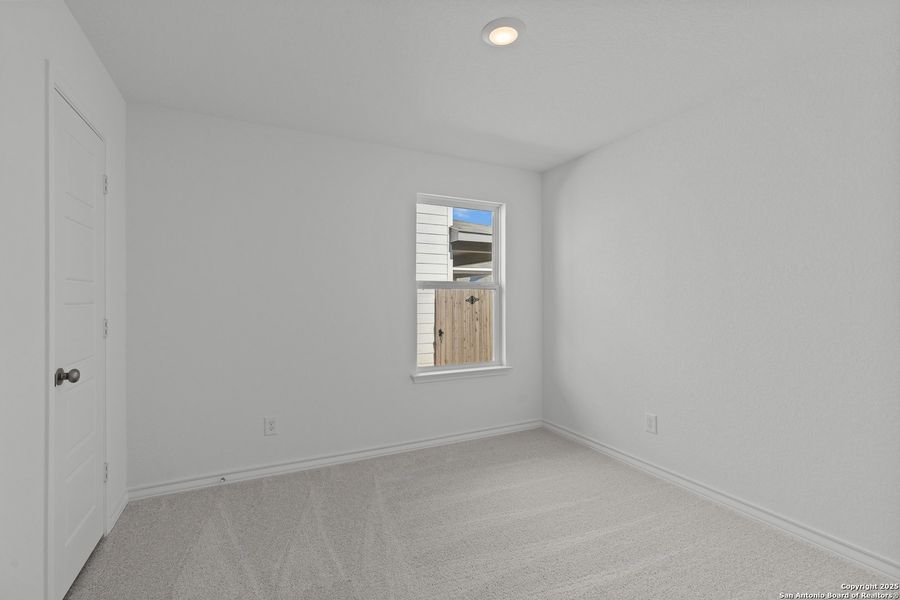 Spacious, unfurnished interior of a new home in The Overlook at Creekside, New Braunfels (Image 22).