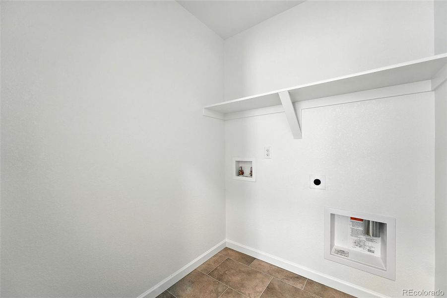 2086 Wagon Wheel Aly ~ Ready Now