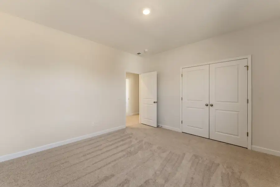 Spacious, unfurnished interior of a new home in Ridgecrest at Midway, Anderson (Image 28).