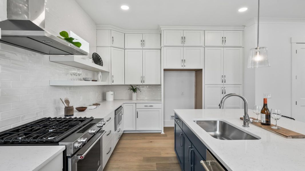 Furnished interior view inside a new home in Grants Court, Charleston (Image 8).