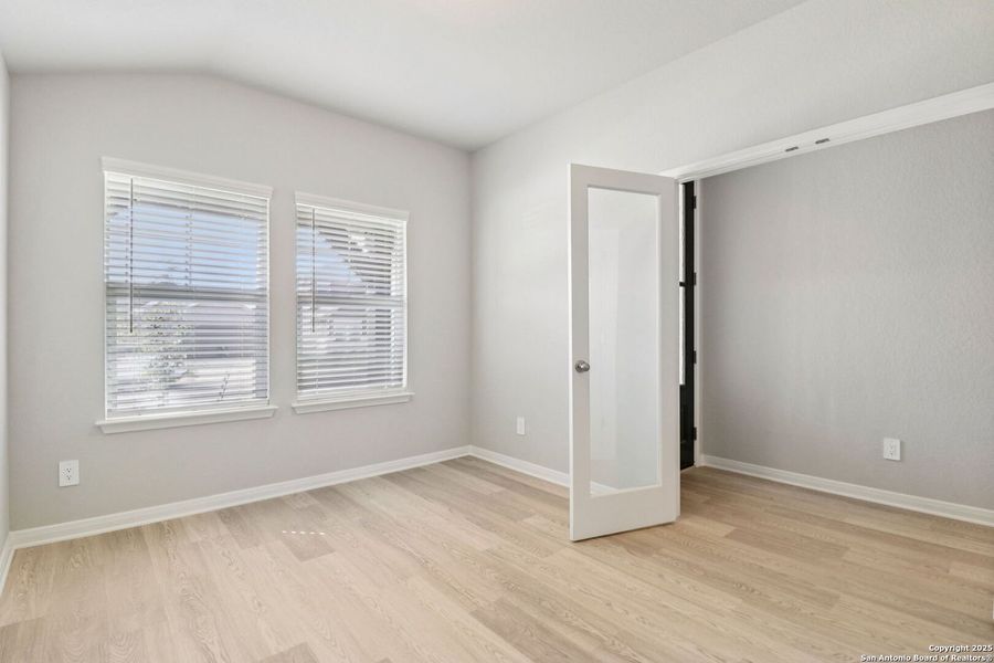 Spacious, unfurnished interior of a new home in Estancia Ranch - Premier Series, San Antonio (Image 38).