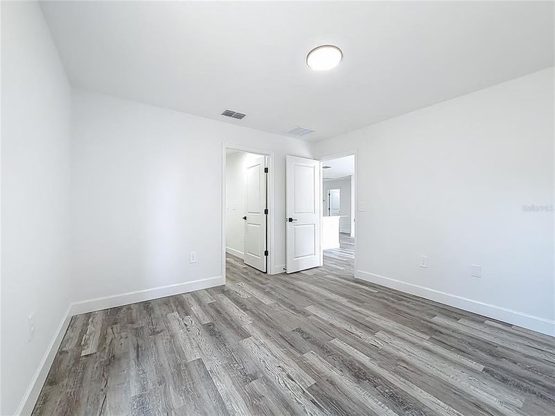 Spacious, unfurnished interior of a new home in , Ocala (Image 29).