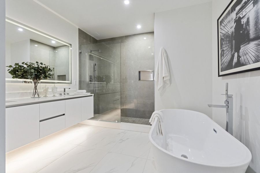 **220 Lake Shore Dr 1210 Lake Park FL 36