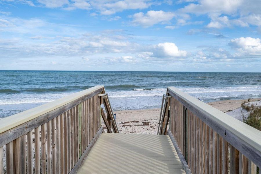 52-web-or-mls-1930_Frosted_Turquoise_Way