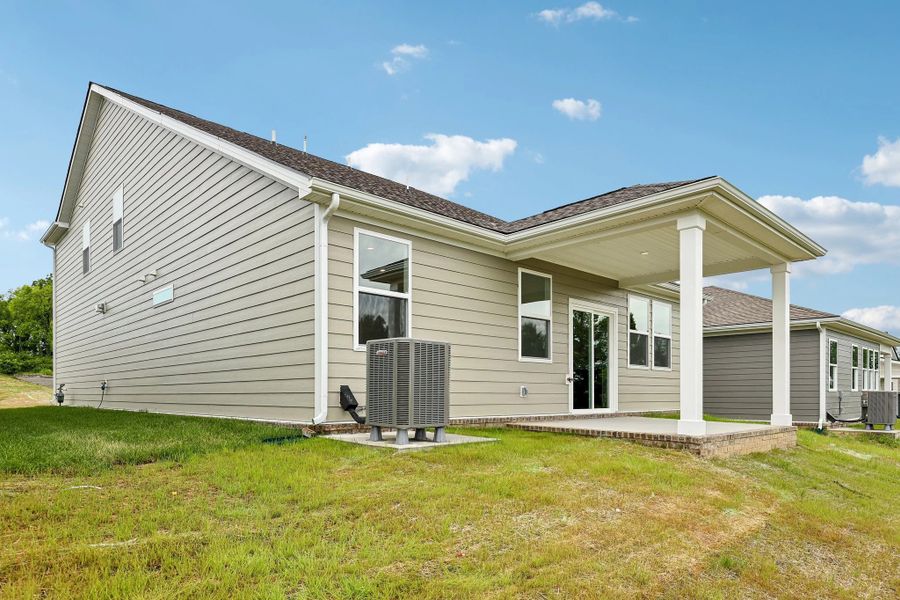 Covered Patio & Rear Exterior Covered Patio & Rear Exterior