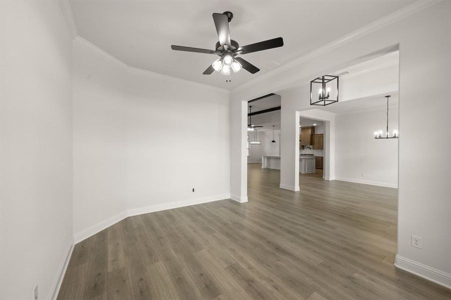 3004 Valley View- Family Room-2 3004 Valley View- Family Room-2