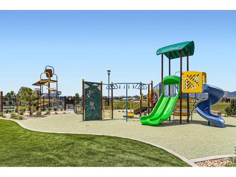 Community amenities in , Longmont (Image 29). Community amenities in , Longmont (Image 29).