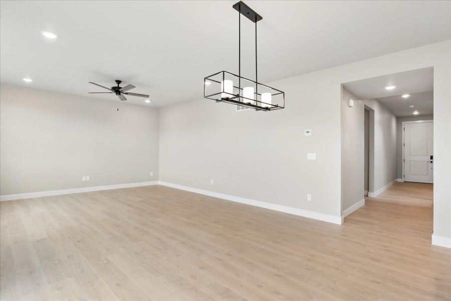 Spacious, unfurnished interior of a new home in Aspen Meadows-4, Colorado Springs (Image 17).