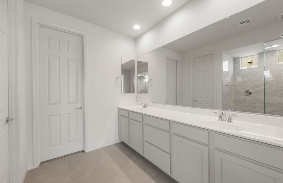 Furnished interior view inside a new home in Allen Ranches, Litchfield Park (Image 11).