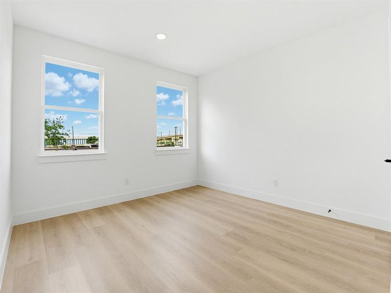 Spacious, unfurnished interior of a new home in , Dallas (Image 19).