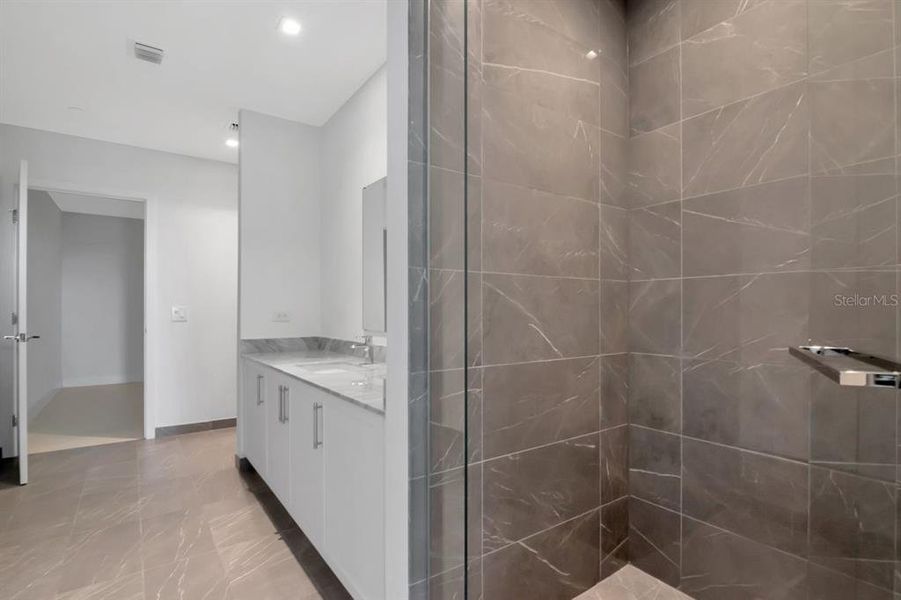 Furnished interior view inside a new home in , Tampa (Image 54).