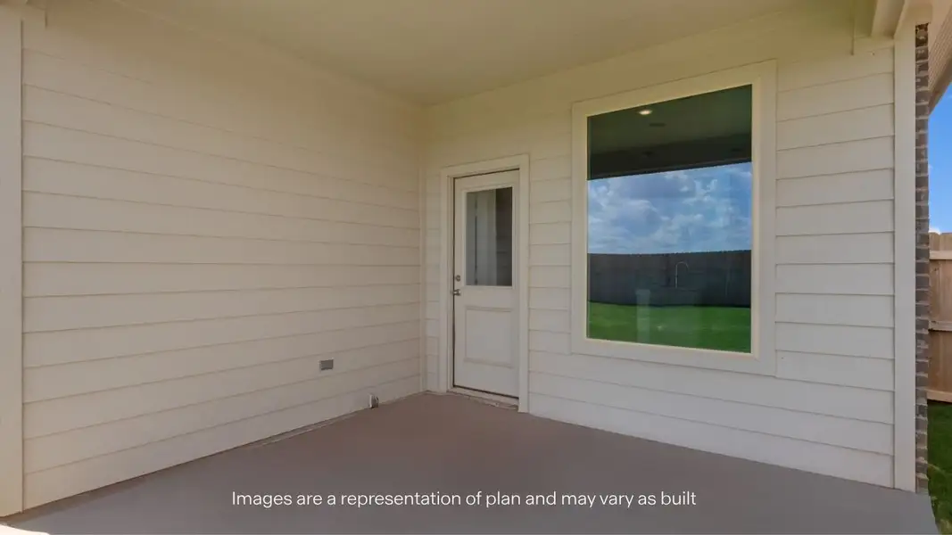 Exterior details and patio area of a home in Viridian, Lubbock (Image 3).