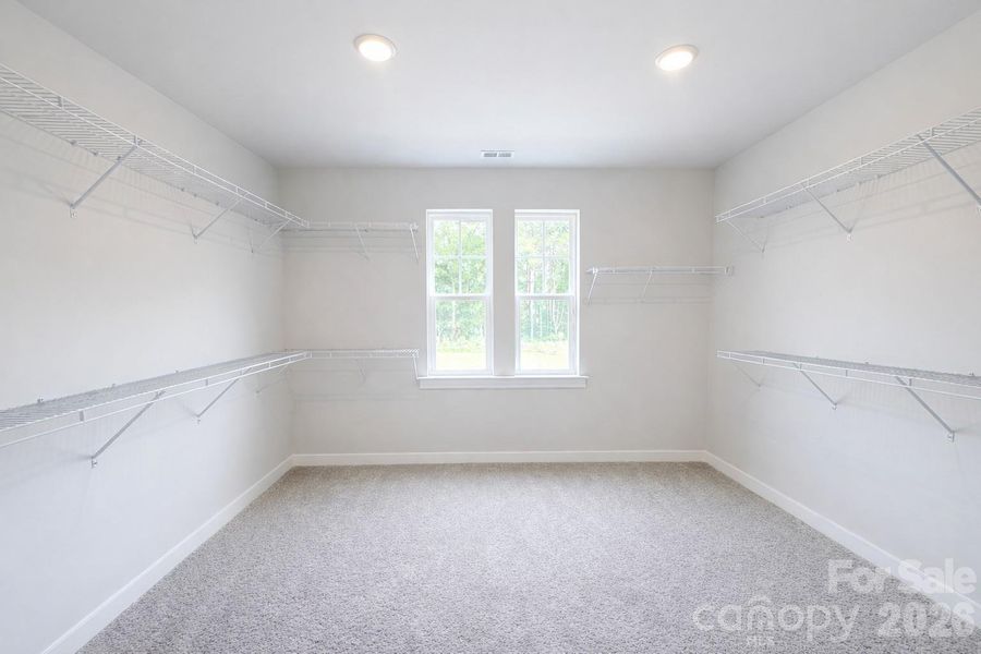 Spacious, unfurnished interior of a new home in Hardy Pond, Rock Hill (Image 11).
