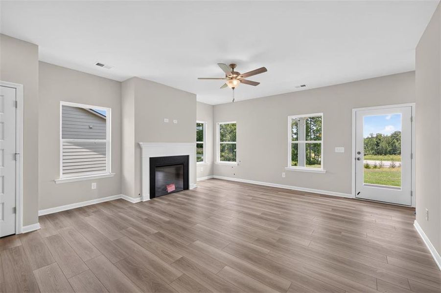 Spacious, unfurnished interior of a new home in Summerfield Place, Carrollton (Image 19).