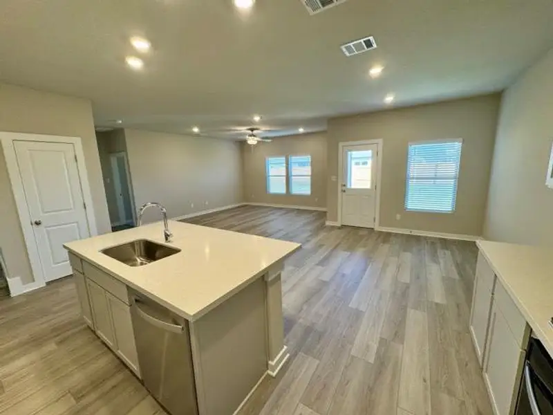 From Kitchen to Casual Dining & Family Room