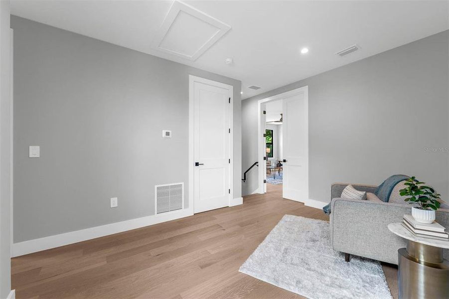 Spacious, unfurnished interior of a new home in , Winter Park (Image 20).